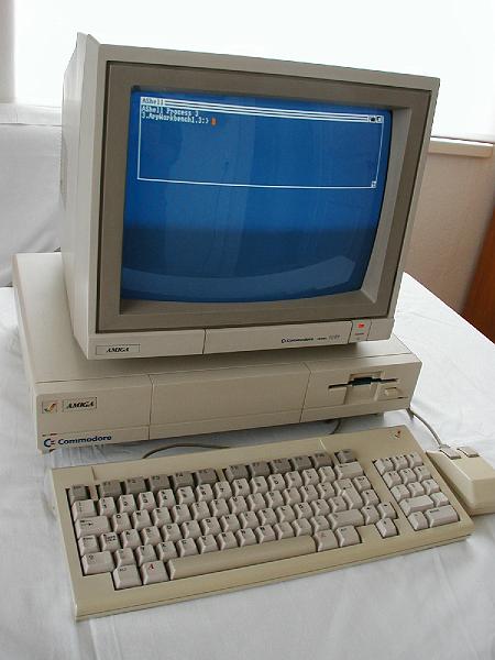 Amiga 1000 (2).JPG